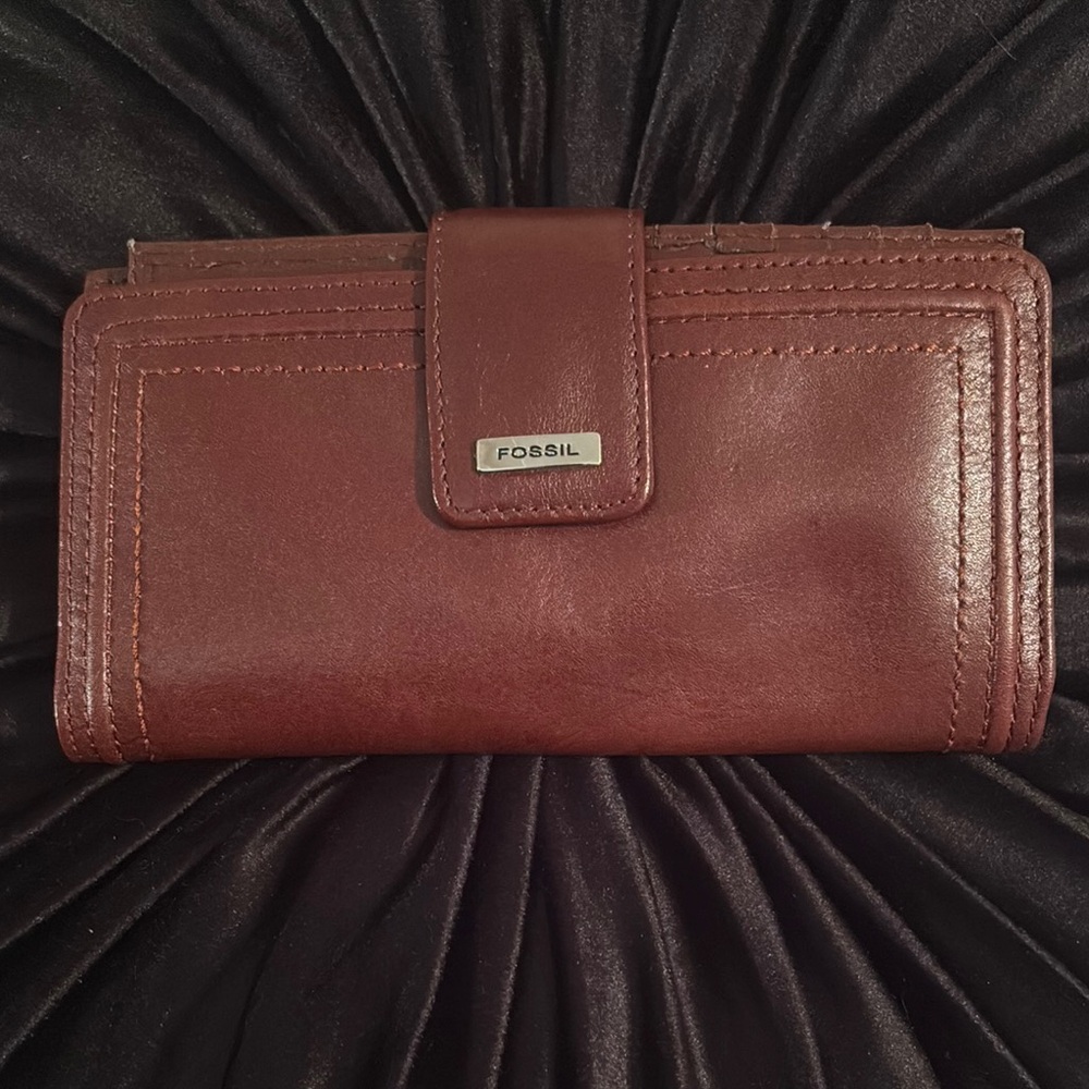 Fossil Rich Brown Leather Clutch Wallet